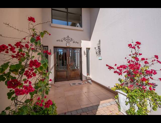 5 BEDROOM HOUSE FOR SALE IN MIDSTREAM ESTATE